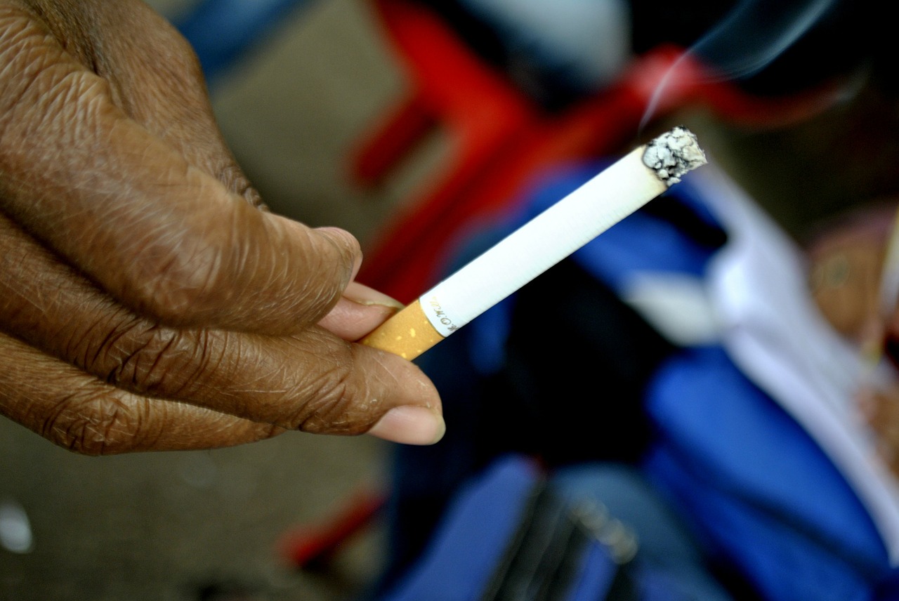 马来西亚警告不要荒谬的代际烟草禁令
