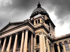 Springfield IL: Smoking Ban May Be Extended to Include Vaping