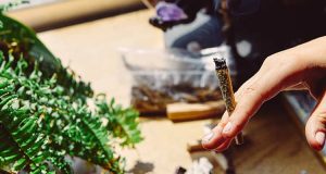 artist-smoking-marijuana