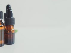 mint eliquid in glass bottle