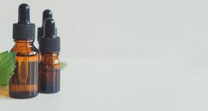 mint eliquid in glass bottle