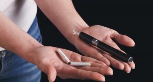 الاختيار بين التدخين والفيب