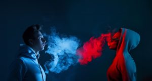 الولايات المتحدة: الشباب مهتمون بالسجائر الإلكترونية أكثر من التدخين