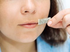 France Has Decided to Ban Nicotine Pouches Despite Their Known Effectivity For Smoking Cessation توضع أكياس النيكوتين بين الشفة العليا واللثة