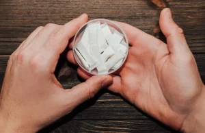 Snus vs Nicotine Pouches: Comparing the Safety and Science Behind The Products السنوس - Snus