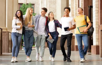 انخفاض استخدام السجائر الإلكترونية بين الشباب