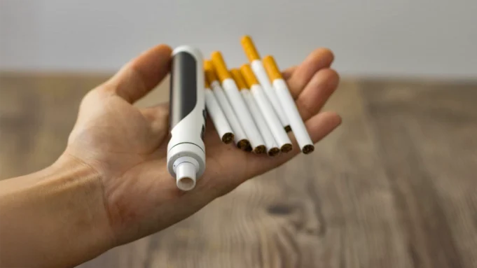 الاستخدام المزدوج بين الفيب والتدخين