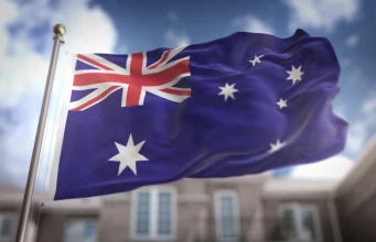 Australia’s Backwards Nicotine Policy Leaves Cigarettes Legal and Safer Alternatives Restricted فشل سياسة رفع الضرائب على التبغ وحظر السجائر الإلكترونية في أستراليا