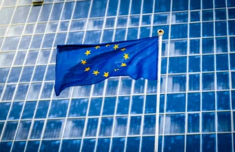 Fatal Flaws in the EU’s “Safe Hearts Plan” Reflect Deeply Embedded Harm Reduction Ignorance تستعد المفوضية الأوروبية لحظر نكهات السوائل وأكياس النيكوتين